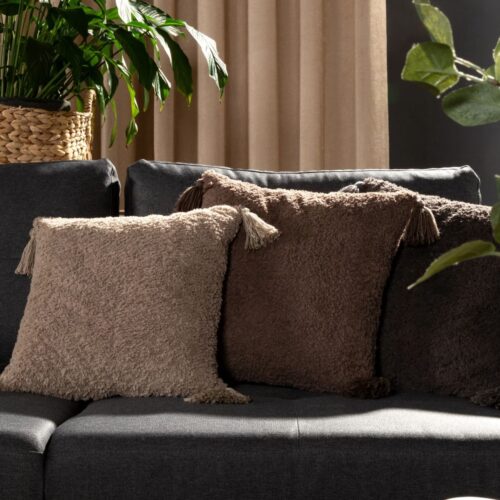 JA113-ws1 Kussenhoes met bontstructuur en decoratieve kwastjes JA113-06
