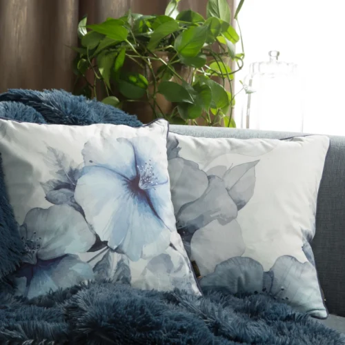 JA137-22c Velours kussenhoes met bloemen JA137-22