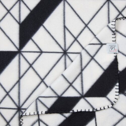 Deken met geometrisch patroon K141-A