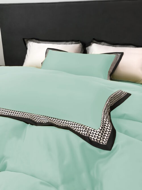 PGP-03a. Dekbedovertrek met decoratieve biezen PGP-03