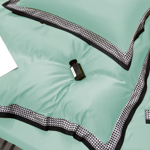 PGP-03b. Dekbedovertrek met decoratieve biezen PGP-03