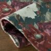 Decoratieve fluwelen tafelloper met bordeauxrode bloemen OIU-02