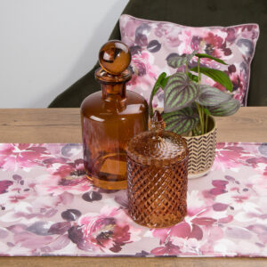 Decoratieve fluwelen tafelloper met roze bloemen OIU-03