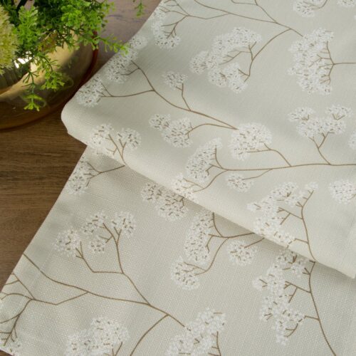 OIX-02c Tafelloper met witte bloemenprint OIX-02