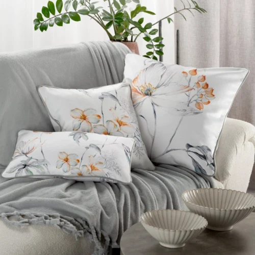 JA152-01e Fluwelen kussenhoes met bloemen en bladeren, afgezet met bies JA152-01
