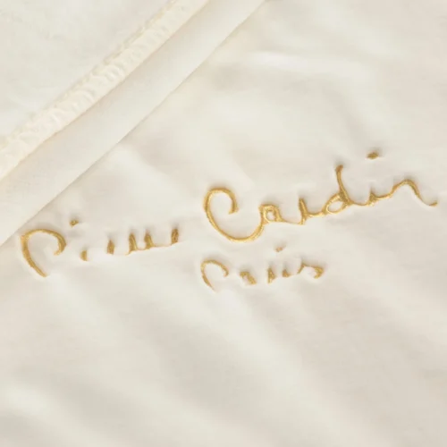 Pierre Cardin deken met geborduurd logo K183-04