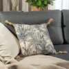 Kussensloop met decoratieve kwastjes JA119-01